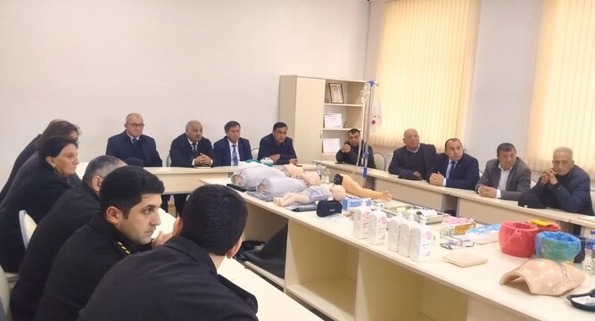 Gəncə Tibb Kollecində “İlkin tibbi yardım” mövzusunda  seminar keçirilib