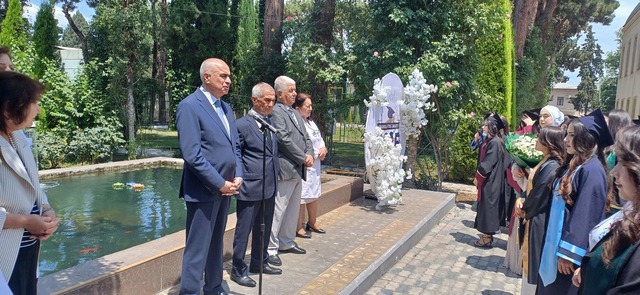Səhiyyə Nazirliyi Gəncə Tibb Kollecində məzun günü və əmək yarmarkası keçirilib.