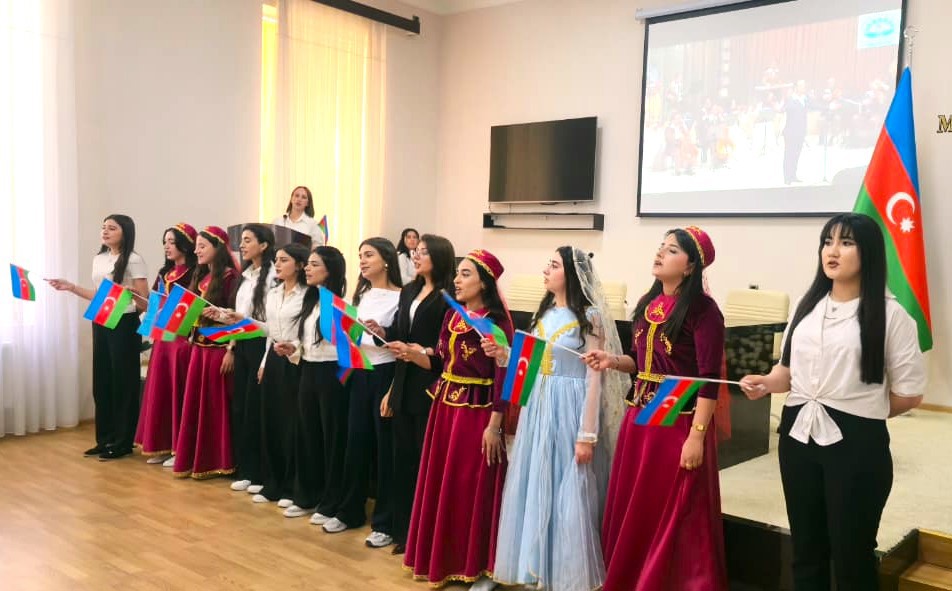 Gəncə Tibb Kollecində 15 iyun Milli Qurtuluş gününə həsr olunan  konfrans keçirilib